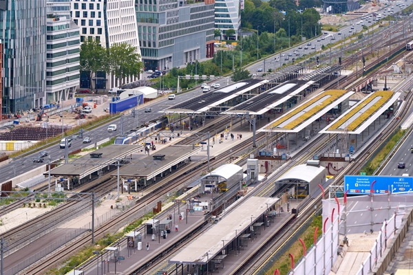Kabinet blijft investeren in Zuidasdok en verlengen Noord/Zuidlijn
