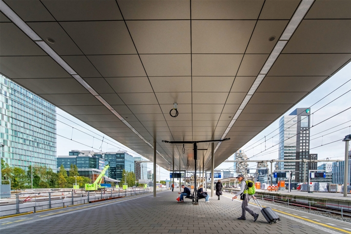 Treinperrons station Zuid weer volledig overkapt