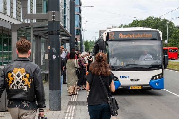  Dreigende korting op het openbaar vervoer van de baan