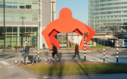 fietser langs beeld